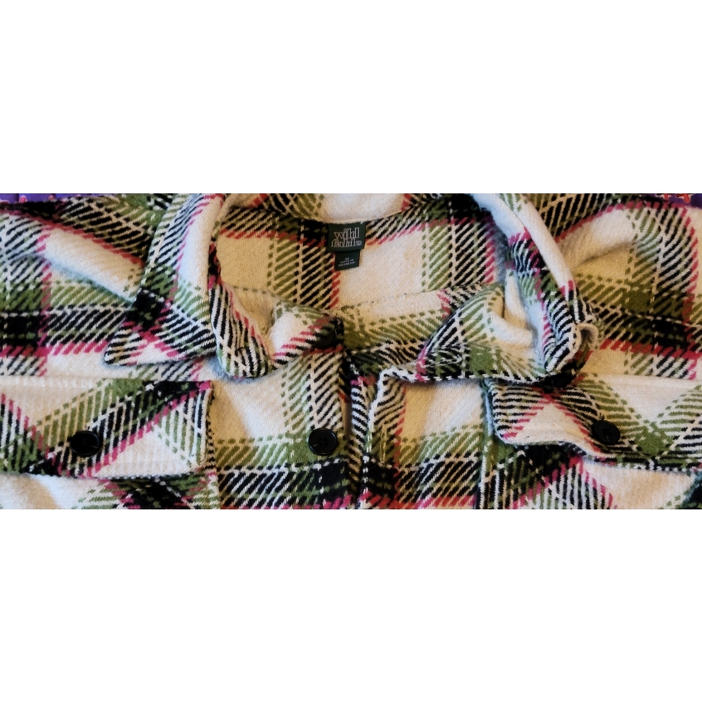 Wild Fable button up, collard plaid shirt WITH POCKETS